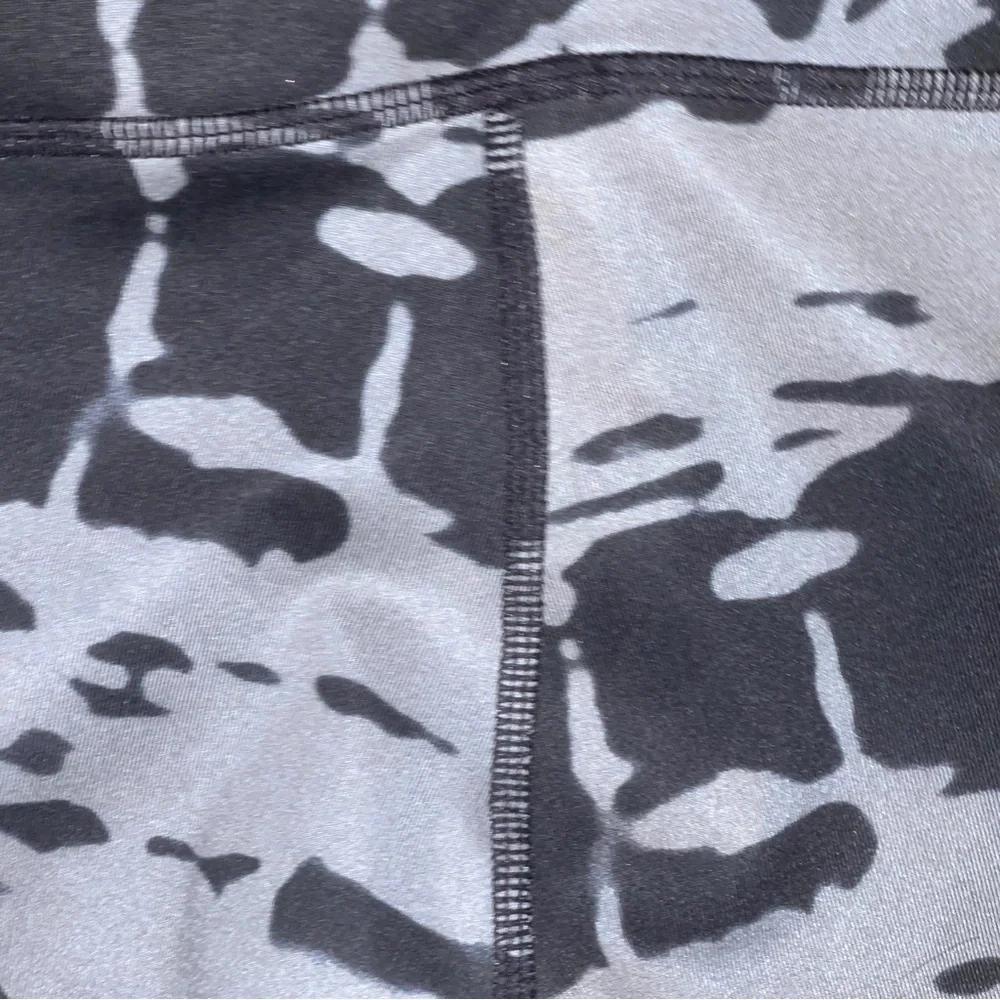 Alo Yoga Cropped Airbrush Leggings